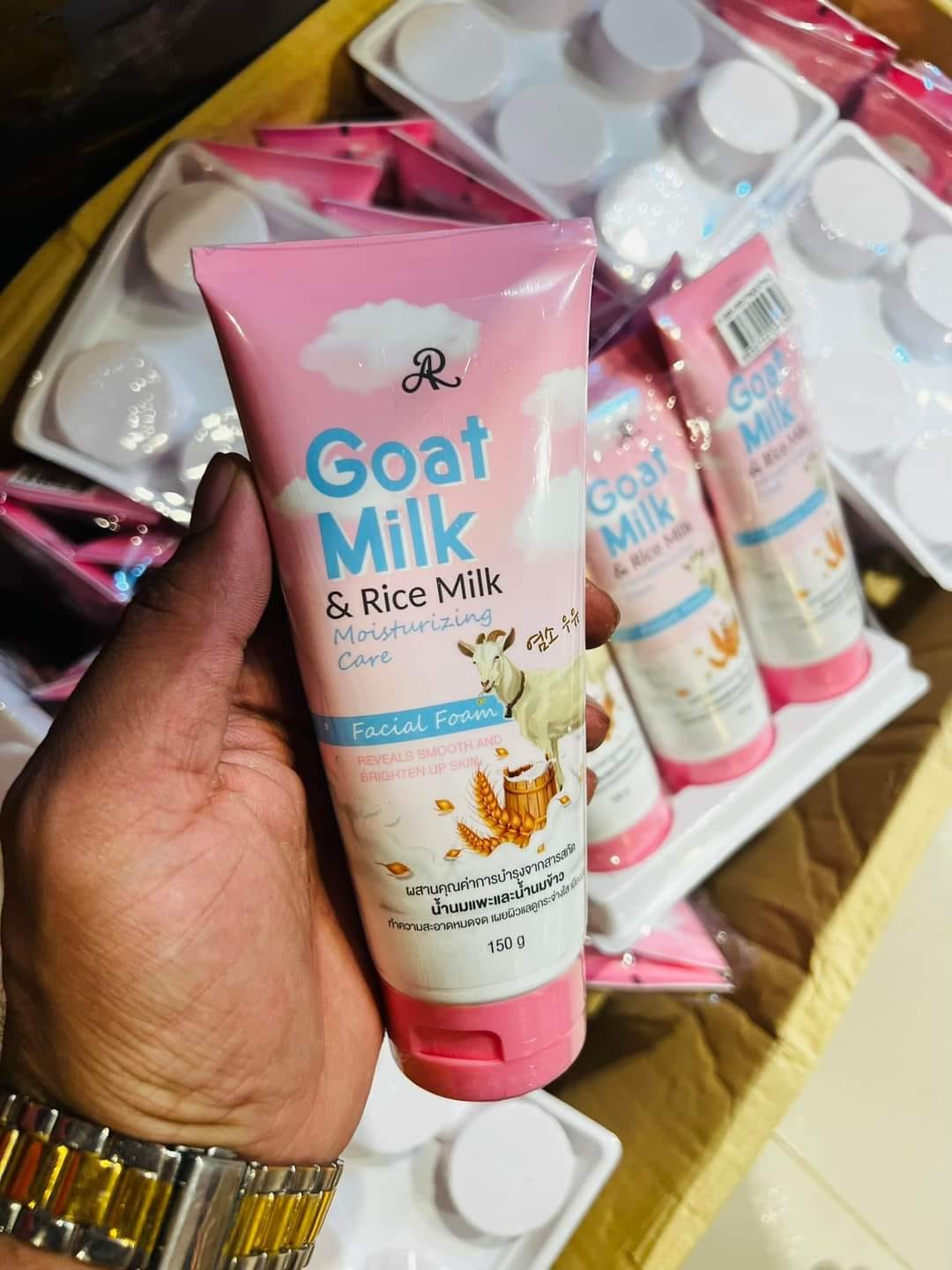 Goat Milk & Rice Milk Moisturising care facial foam 😍 150 gm
